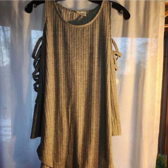 Line Up shirt Womens Cold Shoulder Gray Size unknown - Picture 10 of 12